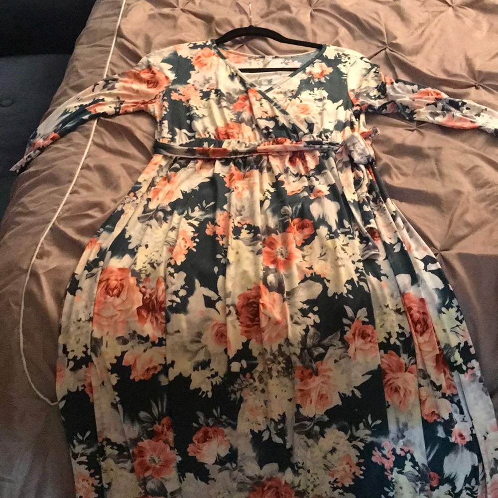 Maxi maternity dress